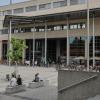 Die Polizei ermittelt, weil eine 17-Jährige ein anderes Mädchen auf dem Willy-Brandt-Platz vor der City-Galerie geschlagen haben soll.