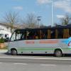 Ähnlich wie dieser Bus an der Haltestelle beim Westhauser Rathaus könnte auch Bopfingens neuer Stadtbus aussehen.  	