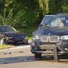 Einen Verkehrsunfall hat es am Dienstagmorgen auf der B300 bei Ursberg gegeben. Unser Foto zeigt die zwei durch den Unfallverursacher beschädigten anderen Fahrzeuge.
