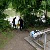Am Donauufer in Neu-Ulm nahe Offenhausen ist ein Toter entdeckt worden. Seine Identität ist weiterhin unklar. 