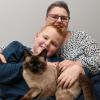 Er hat das Recht, anders zu sein.“Cornelia Punke aus Neusäß mit Sohn Linus und Katze Snoopy. Die 35-Jährige hat eine Selbsthilfegruppe für Eltern autistischer Kinder gegründet. 