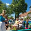 Musik und Tanz gab es beim Jubiläum in Ehingen am Brückenplatz mit Blick auf die Frauenkirche.  	