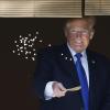 Der US-Präsident füttert in Tokio Karpfen. Gerade in seinem Umgang mit Asien zeigt sich, wie gefährlich Donald Trump ist.