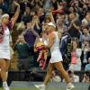 Angelique Kerber hat das deutsche Wimbledon-Duell gegen Sabine Lisicki nach hartem Kampf für sich entschieden.
