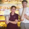 In der Bäckerei von Andrea und Bernhard Fischer in Landsberg gibt es Kaffee-Mehrwegbecher schon seit einigen Monaten.