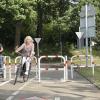 Eine Radlerin am Allgäuer Ring in Neu-Ulm. Der Fahrradklima-Test des ADFC zeigt die Situation im Verkehr.
