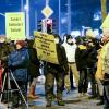 In Rostock gingen mehrere Hundert Menschen auf die Straße, um gegen die Corona-Maßnahmen zu protestieren.