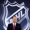 Gary Bettman, Chef der nordamerikanischen Eishockey-Profiliga NHL, hat die Teilnahme der Spieler bei Olympia 2026 verkündet.
