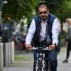 Syed Ahmad Shan Sadaat ist in Leipzig mit seinem Fahrrad unterwegs. Der ehemalige Minister für Kommunikation in Afghanistan arbeitet nun als Fahrradkurier für einen Lieferdienst in Leipzig. 