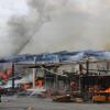 Beim Brand einer Produktionshalle auf dem Gelände der Firma Pröbstl im Gewerbegebiet von Asch ist gestern ein Sachschaden im siebenstelligen Bereich entstanden. Personen kamen nicht zu Schaden. 