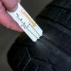Hätte der Fahrer das Reifenprofil prüfen müssen?  	