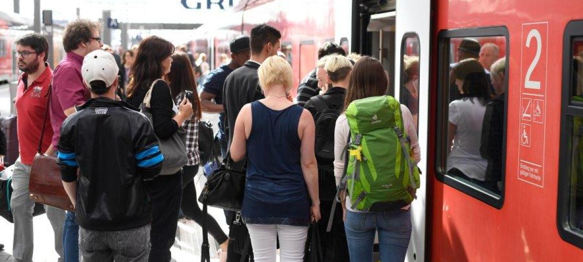 „Da bricht das totale Chaos aus“: Protest gegen Streichpläne der Bahn in Schwaben wächst
