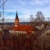 Dem Geheimnis der einstigen Wandbilder in der alten Jedesheimer Kirche (im Bild das heutige Gotteshaus) ist der Heimatforscher Valentin Mayer auf der Spur.