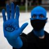Augen auf beim Umgang mit dem Blauen Planeten – sonst droht unser Aussterben? Eine Inszenierung der radikaleren Klimaaktivisten von „Extinction Rebellion“ beim kürzlichen weltweiten Protest, hier in Argentinien. 	 	 	