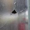 Im Wertinger Ortsteil Geratshofen ist ein Fensterglas beschädigt worden.