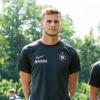 Der Immendorfer Christoph Daferner, hier noch im Trainingsshirt von Erzgebirge Aue, wechselt nun zu Dynamo Dresden.  	