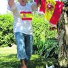 Eusebio Izquierdo kam 1964 aus Spanien als Gastarbeiter nach Deutschland. In kompletter Fanmontur feiert er den Einzug Spaniens ins Finale. Foto: Probst