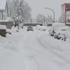 Immense Schneemassen beeinträchtigen das öffentliche Leben im gesamten Landkreis Landsberg. Die Räumfahrzeuge kommen kaum noch nach.