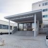 Patienten im Schwabmünchner Krankenhaus dürfen wieder mehr Besuch bekommen. 