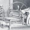 Die Ursprünge des Druckmaschinenbauers Manroland gehen bis ins Jahr 1848 zurück. Der historische Stich zeigt Arbeiter an einer der ersten Schnellpressen des Unternehmens. 
