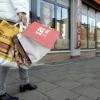 In der Friedberger Straße in Hochzoll reihen sich innerhalb weniger hundert Meter sieben Frisöre aneinander. In anderen Stadtteilen ballen sich Bäcker auf engstem Raum ballen. 