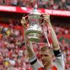 Der letzte Titel in Per Mertesacker Karriere war 2017 der FA-Cup mit Arsenal. Künftig ist der Wettbewerb live bei DAZN zu sehen.