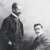 Zwei Großliteraten: Heinrich Mann (stehend) und sein Bruder Thomas Mann um das Jahr 1905.  	