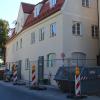 Der vorherige Besitzer scheiterte bei der Renovierung des denkmalgeschützten Gebäudes in der Herzog-Wilhelm-Straße in Mering. Unter dem neuen Eigentümer gehen die Arbeiten gut voran.