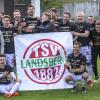 Die Spieler des TSV Landsberg haben beim SV Egg/Günz gewonnen und damit den Wiederaufstieg in die Bayernliga vorzeitig geschafft. Anschließend wurde bereits im Unterallgäu ausgiebig gefeiert.