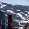 Zwischen kahlen Bäumen und nackter Erde schlängeln sich die künstlich beschneiten Pisten durch die Wälder bei Jeongseon. Hier steigt am Sonntag das olympische Abfahrtsrennen. 