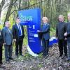 Freude bei der Enthüllung der Hinweisstehle (von links): Neuburgs 2. Bürgermeister Heinz Enghuber, Altlandrat und Vorsitzender des Auenzentrum-Fördervereins Dr. Richard Keßler, Landrat Roland Weigert, KU-Präsident Professor Dr. Andreas Lob-Hüdepohl, Oberforstdirektor Dr.Harald Textor vom WAF und Professor Dr. Bernd Cyffka, Direktor des Aueninstituts. Foto: M. Dittenhofer