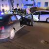 An einem Verkehrsunfall in der Hirblinger Straße in Oberhausen waren drei Fahrzeuge beteiligt. Zwei Verletzte mussten ins Krankenhaus gebracht werden.