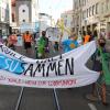 Am Freitagnachmittag zogen Demonstranten des Klimacamps durch die Augsburger Innenstadt.  