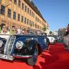 Die Maximilianstraße in Augsburg stand am Sonntag im Zeichen der Fuggerstadt Classic. Dort gab es über hundert Oldtimer zu bestaunen.