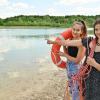Vivienne und Miley schnappten sich den Rettungsring, als im Langweider See eine Frau um Hilfe rief. 