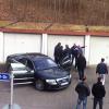 In einem Garagenhof in der Donauwörther Michael-Imhof-Straße endete gestern eine von langer Hand vorbereitete Polizeiaktion. Es gab Festnahmen.