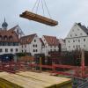 Hier in Dillingens Mitte baut Regens Wagner seine neue Verwaltungszentrale. Der Baukörper wächst langsam aus dem Boden.  In Wertingen ist ebenfalls ein Projekt geplant.