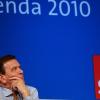 SPD-Kanzler Gerhard Schröder hat sich mit der Agenda 2010 in der eigenen Partei nicht nur Freunde gemacht.  	