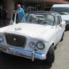 Taxifahrer Joan kutschiert seine Kunden in einem Studebaker 1959 durch die kubanische Hauptstadt Havanna. 