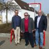 Am „Polsinger Bänkle“ in Wemding: (von links) Martin Drexler, Heinz Meyer und Robert Steinberger.  