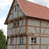 In neuem Glanz präsentiert sich das Meisingerhaus in Babenhausen, vor allem durch den bereits aufgetragenen Kalkputz in Richtung Nordosten.
