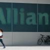 Die Allianz will in Deutschland 700 Stellen streichen.  	