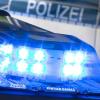 Bei einem Einsatz am Mittwochabend wurde ein Polizist aus Neuburg leicht verletzt. 
