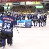 Einen emotionalen Abschied feierte Ingolstadts Torhüter Ian Gordon nach dem letzten Spiel der Eishockeysaison und dem letzten seiner Karriere. 