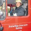 Eine wichtige Funktion bei den Freiwilligen Feuerwehren hat der Fahrzeugführer der Löschfahrzeuge, so wie hier Jürgen Eckert von der Feuerwehr Rehling. Die Gemeinde Rehling bezahlt als Anreiz zur Führerscheinausbildung einen Zuschuss in Höhe von 1000 Euro. 
