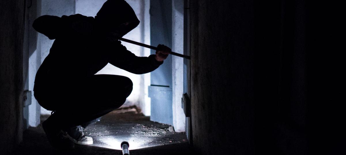 Unbekannter hinterlässt Schäden an zwei Gaststätten