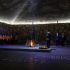 Bundespräsident Frank-Walter Steinmeier legt in der Hall of Remembrance der Gedenkstätte Yad Vashem einen Kranz nieder. 