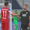 Denis Thomalla und Niklas Dorsch spielten von 2018 bis 2020 beim 1. FC Heidenheim zusammen. Am Mittwoch verabschiedeten sie sich nach dem Testspiel freundschaftlich.