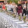 Wie viele Freunde und Bekannte soll oder darf man zu einer Familienfeier einladen? Unser Bild zeigt eine Protestaktion, mit der Hochzeitsdienstleister auf dem Münchner Marienplatz im Juni auf die schwierige Lage für ihren Berufszweig hinweisen wollten.