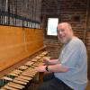 Jürgen Buchner ist eine Koryphäe im Fach des Carillonspiels und gastiert gerne in Illertissen, weil das Glockenspiel im Kirchturm von St. Martin so besonders ist. 